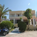 Iris Hotel