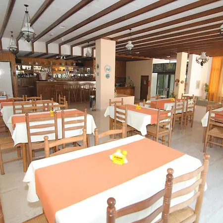 Otel Iris 3*