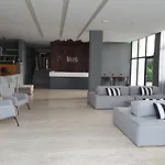 Iris Otel