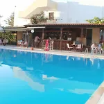 Iris Hotel 3*