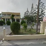Iris Hotel 3*