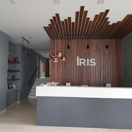 Iris 3*