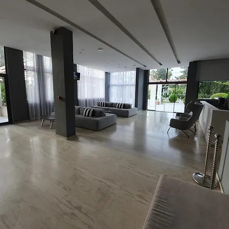 Iris Hotel