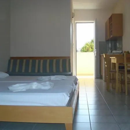 Iris Hotel 3*