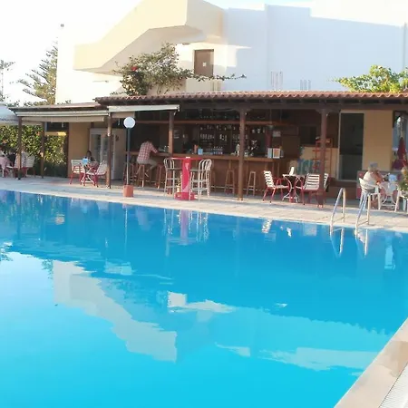 Iris Hotel 3*