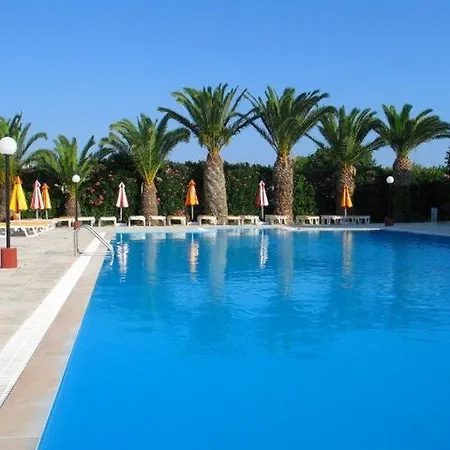 Iris Hotel 3*