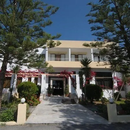 Iris Hotel 3*